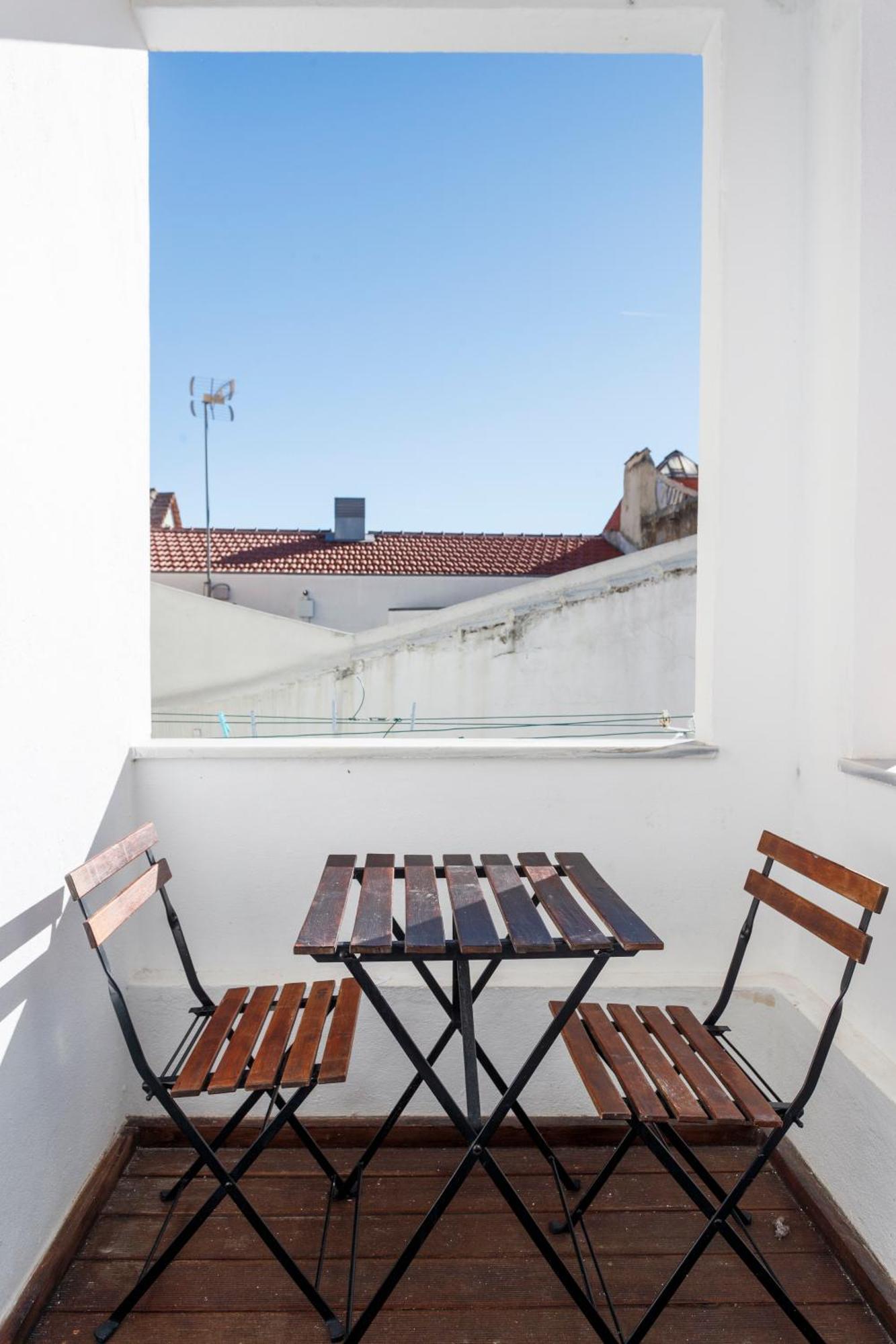 Apartment 16 2 - Balcony Lisbon