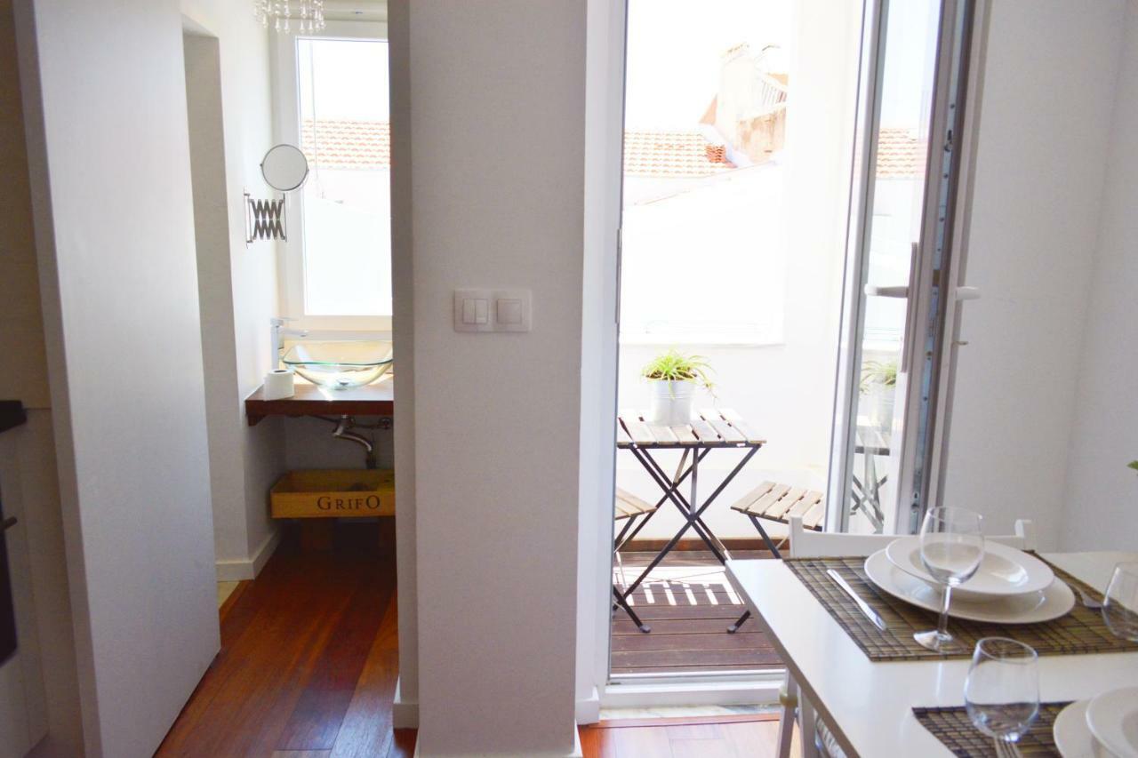 Apartment 16 2 - Balcony Lisbon